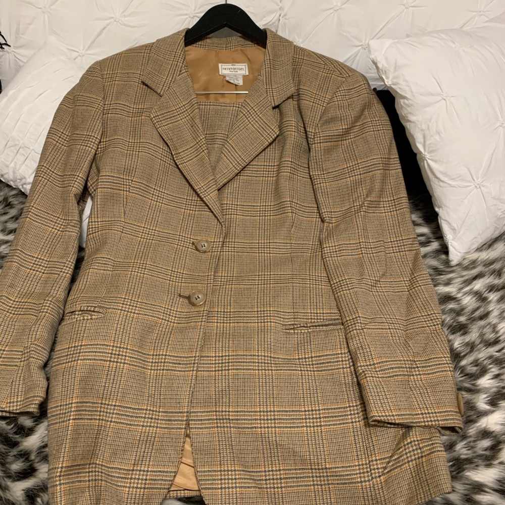 Henri Bendel Women’s Skirt Suit